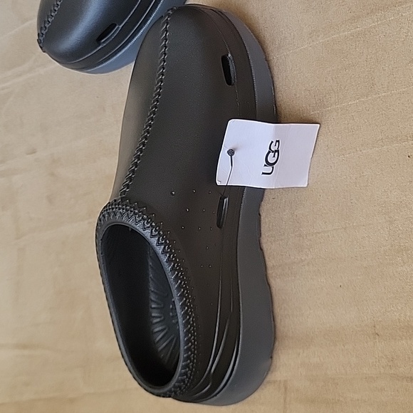 NWT UGG K TASMAN SPORT, SIZE 2 Kids, Black and Gray Color - Picture 3 of 10